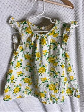Sweet Magnolia Yellow Rose Floral Top
